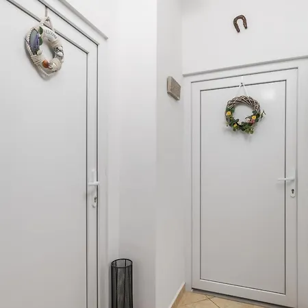Guest house With A Parking Space - 24339 Rijeka