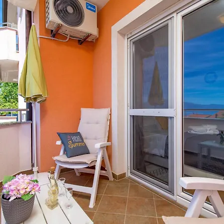 With A Parking Space - 24339 3* غييكا