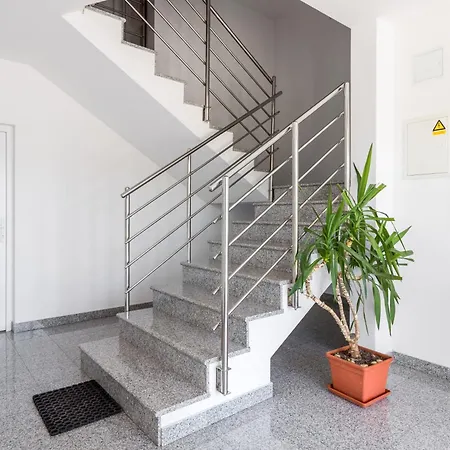 With A Parking Space - 24339 بيت ضيافة غييكا